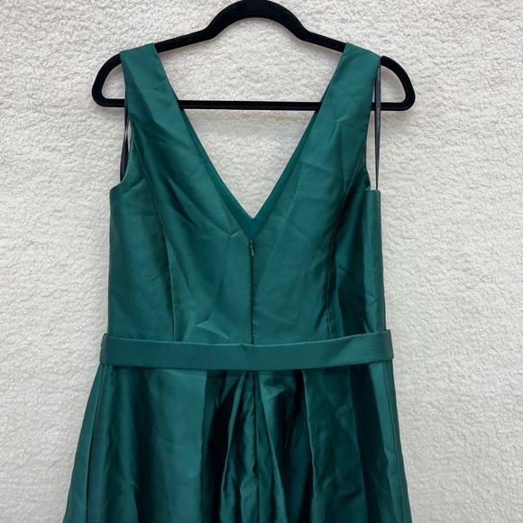 Size 16 - ALFRED SUNG - Sleeveless Pleated High Low Dress Green NEW $231 msrp - Picture 4 of 9